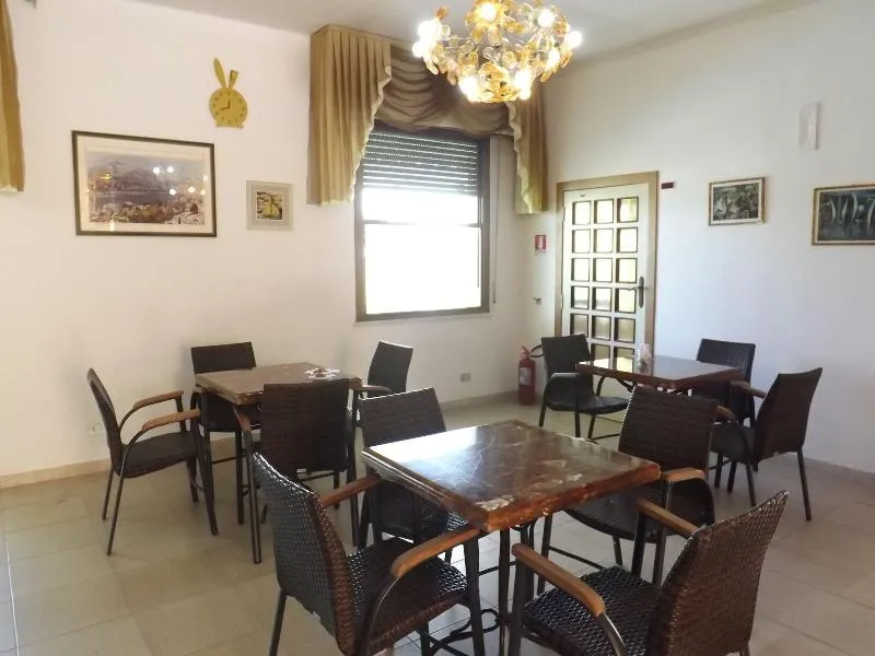 Hotel Marina - Image 1
