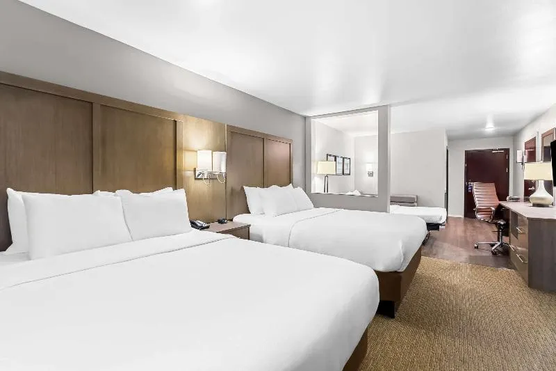 Comfort Suites - Image 1
