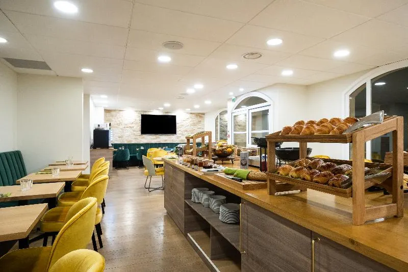 Best Western Hôtel du Château Maisons-Laffitte - Image 1