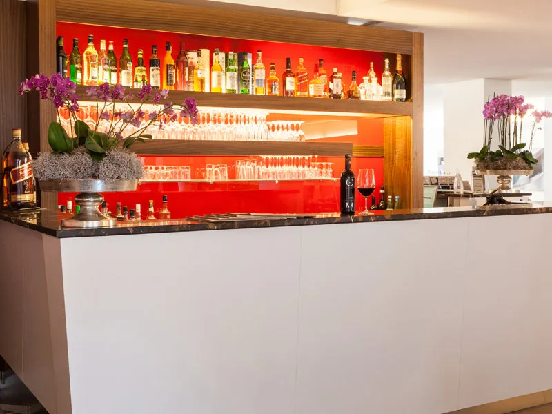 Carat Hotel & Apartments - Image 1