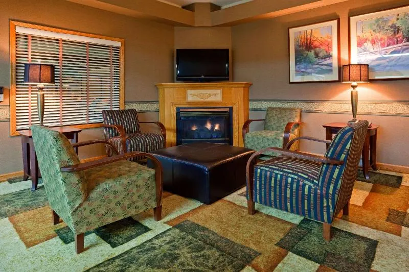 Norwood Inn & Suites Eagan - Image 1