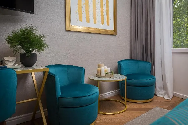 FIVE ELEMENTS LUXURY ROOMS - Image 1