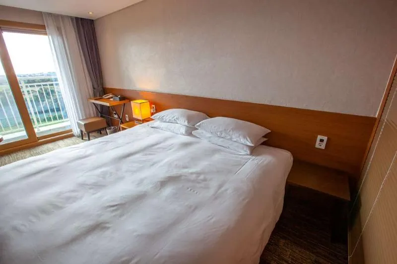 Golden Tulip Jeju Seongsan Hotel - Image 1