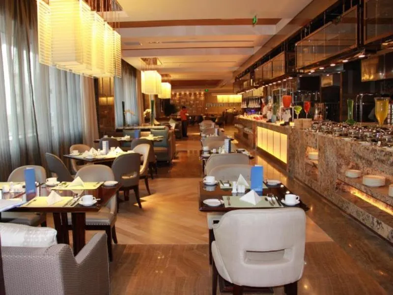 Howard Johnson Qinlu Plaza Yingtan - Image 1