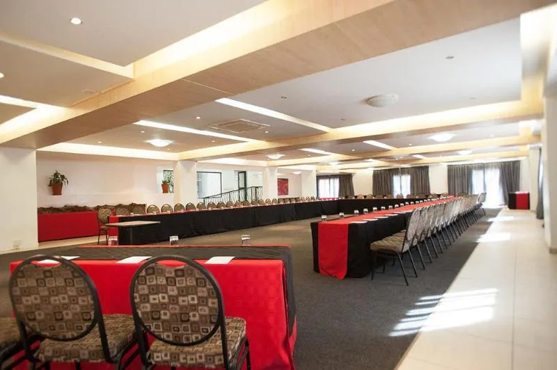 The Lakes Hotel and Conference - Image 1