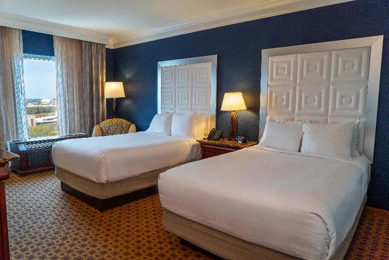 Rosen Plaza - Image 1