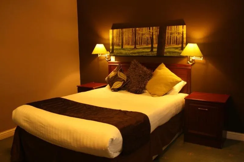 Birch Hotel - Image 1