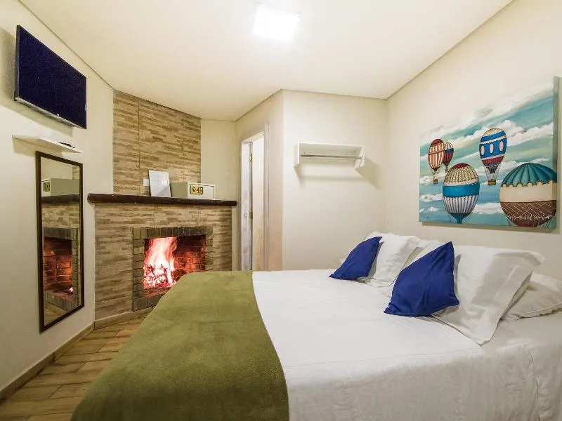 Villa Vintage Campos - Piscina e opcoes de suites com hidromassagem - Image 1
