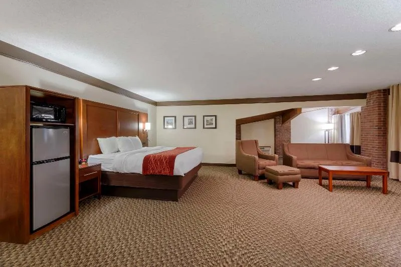 Comfort Inn - Image 1