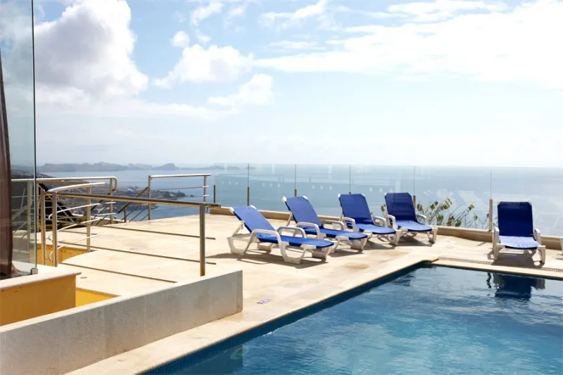 Hotel Apartamentos Baia Brava - Image 1
