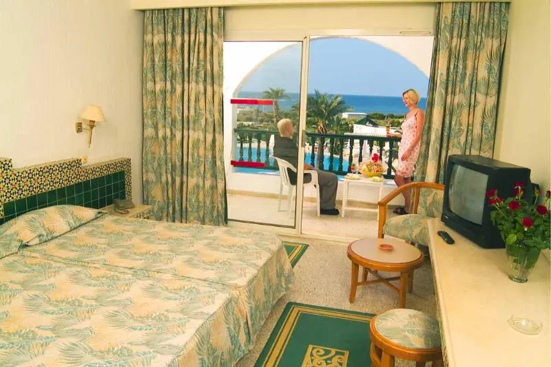 Le Soleil Bella Vista Resort - Image 1