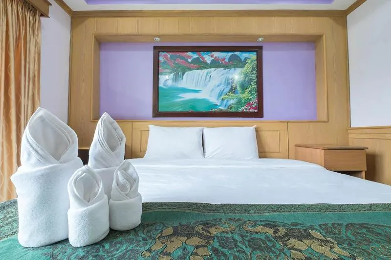 Hisoplace Hotel - Image 1
