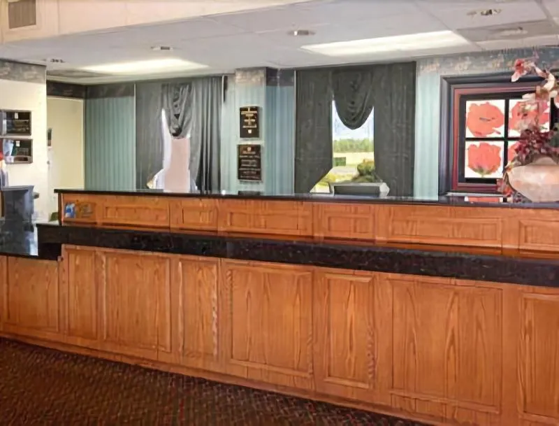 Super Inn Rowland - Image 1