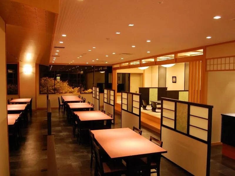 Kajikaso Royal Hotel - Image 1