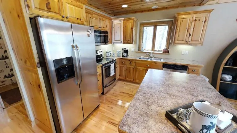 Lakefront Hideaway - Image 1