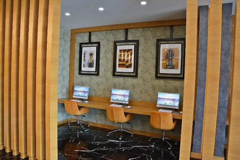 61 Park Otel - Image 1
