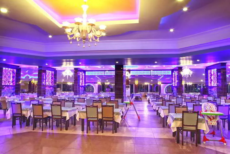 Caretta Beach Hotel - Image 1