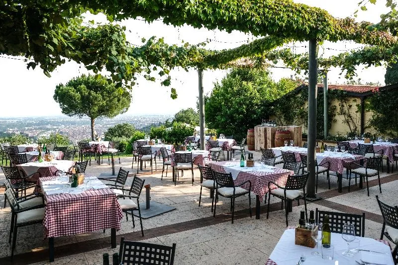 La Vineria - Image 1