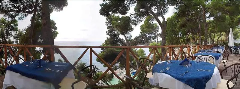 Hotel Punta Licosa - Image 1