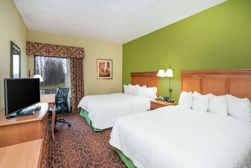 Hampton Inn Bardstown - Image 1