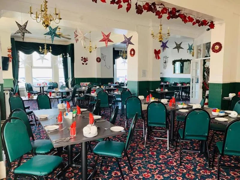 Four Oaks Hotel - Image 1