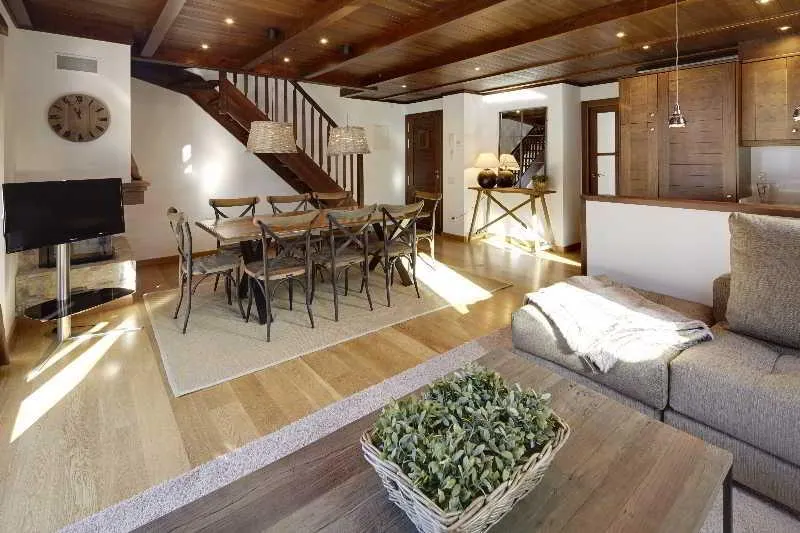 Val De Ruda Apts - Image 1