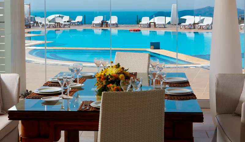 Orizontes Hotel & Villas - Image 1