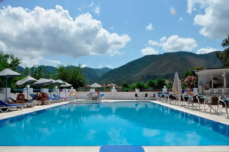 Munamar Park Hotel - Image 1