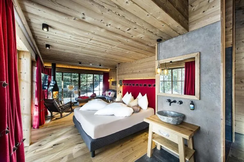 Alphotel Tyrol - Image 1