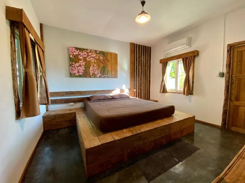 Kirina Retro House - Image 1