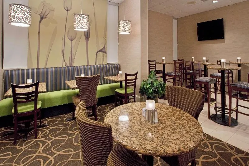 DoubleTree by Hilton Raleigh Midtown - Image 1