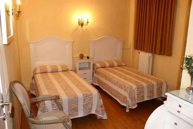 Hostal Montecarlo - Image 1