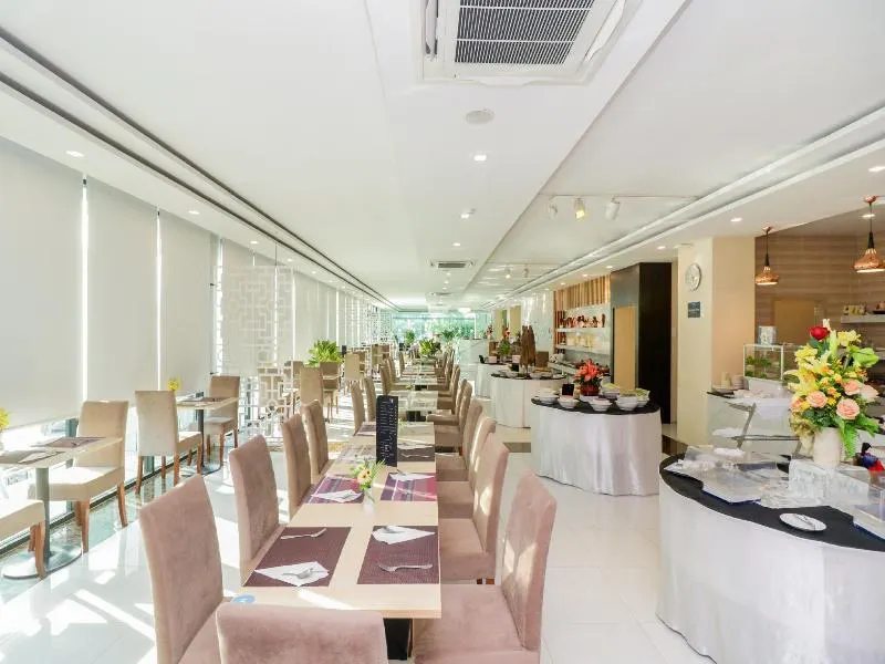 Tara Grand Hotel - Image 1