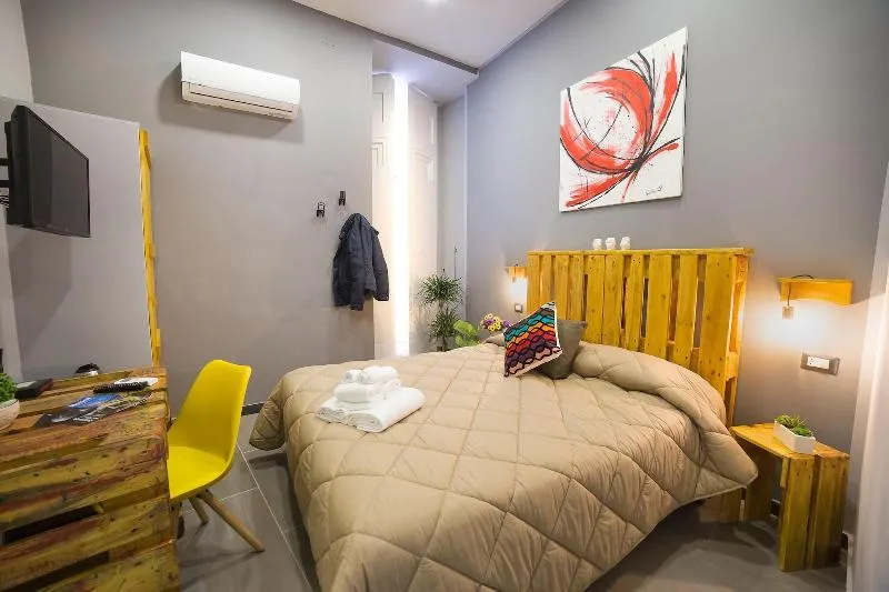 B&B Le 4 Stagioni Dante’s Suites - Image 1
