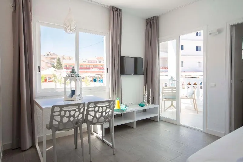 ENDLSS Ibiza - Image 1