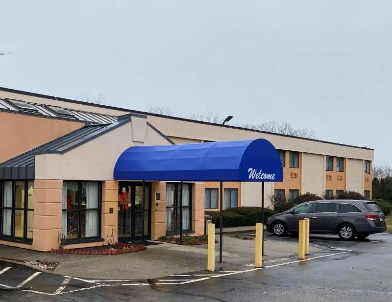 SureStay Plus Hotel by Best Western Smithfield - Image 1