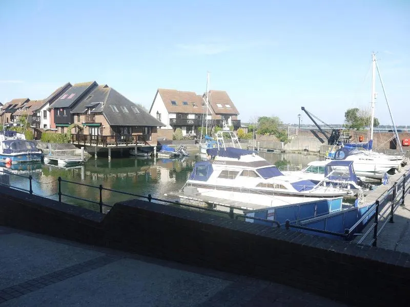 Boathouse Hotel - Image 1