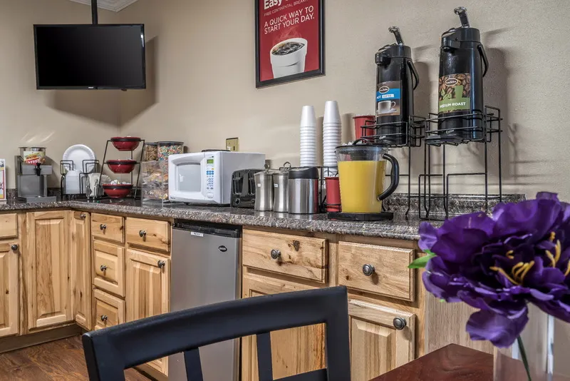 Rodeway Inn & Suites Yakima - Image 1