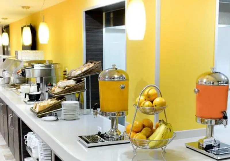 Comfort Inn Queretaro - Image 1
