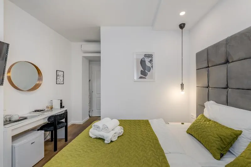 Finn Luxury Rooms - Image 1