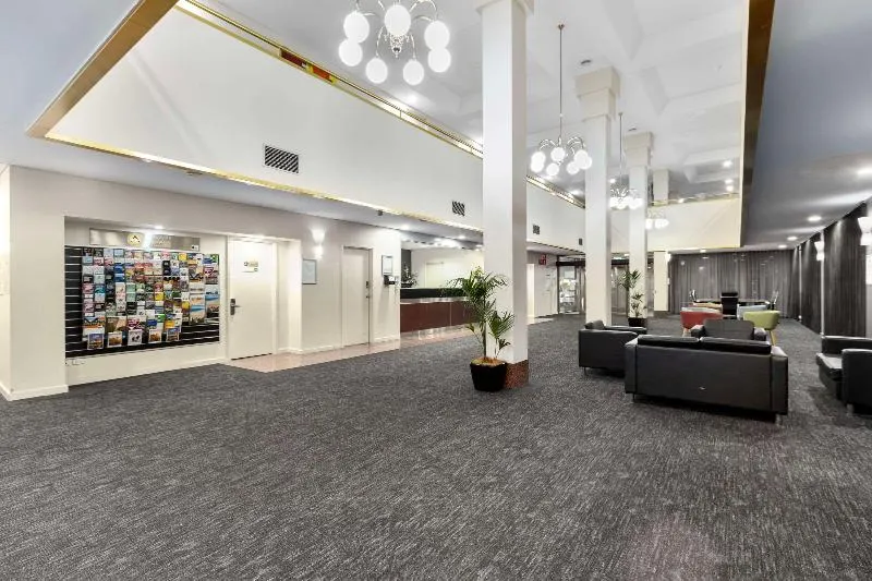 Comfort Hotel Adelaide Meridien - Image 1