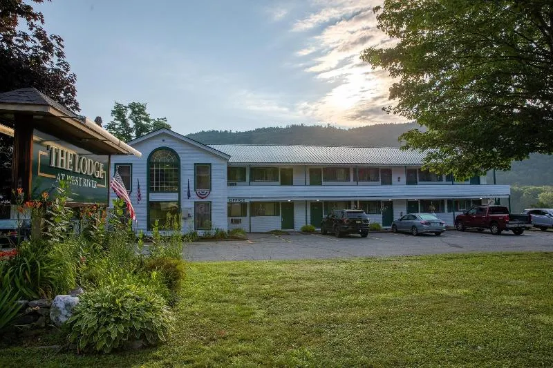 Otherland Hotel - Image 1
