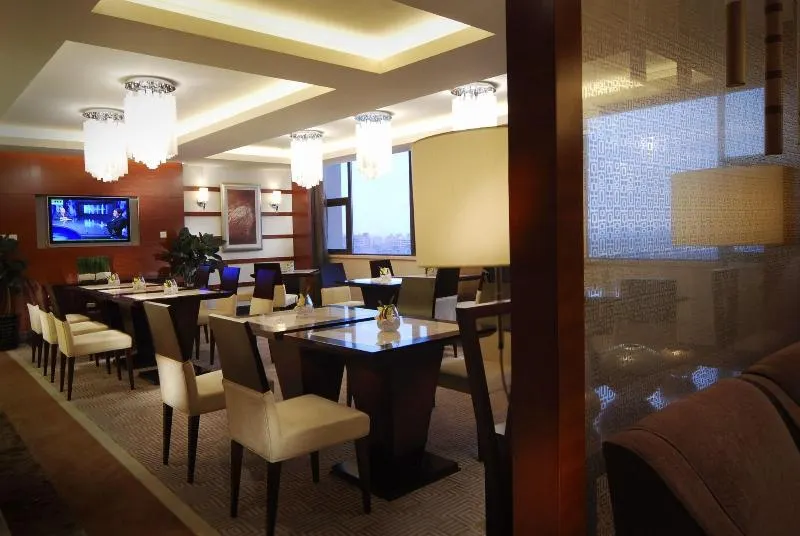 Howard Johnson by Wyndham Caida Plaza Shanghai - Image 1