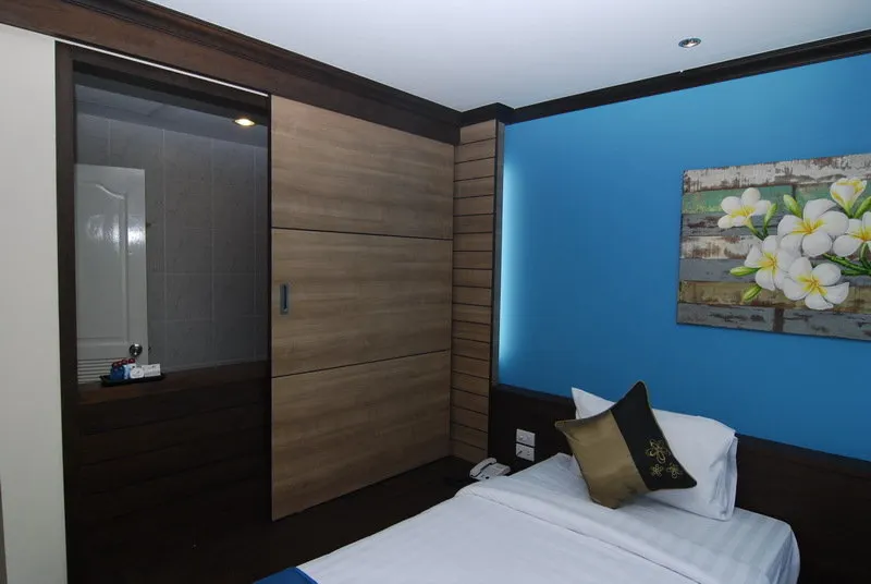 Haleeva Sunshine Hotel - Image 1
