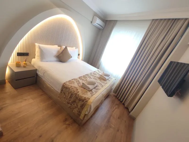 Samil Hotel - Image 1