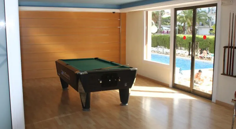 Hotel Riviera - Image 1