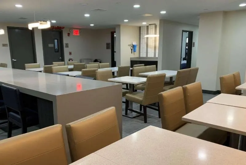 Best Western Plus Executive Residency Bronx - Image 1