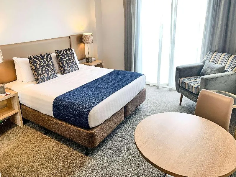 Ramada Suites by Wyndham Albany - Image 1