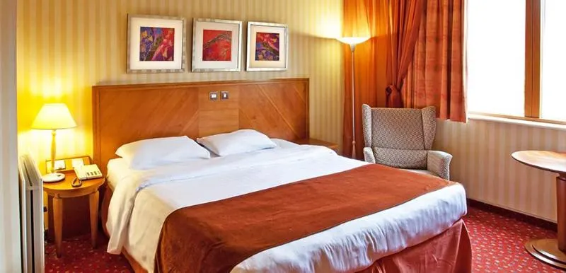 Daresbury Park Hotel & Spa - Image 1