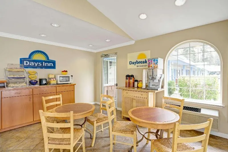 Days Inn by Wyndham South Lake Tahoe - Image 1